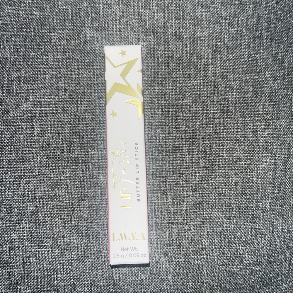 L.W.Y.A - LIPTASTIC BUTTER LIP STICK - MAUVELOUS - 0.09 OZ
